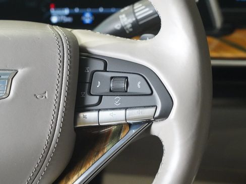Used 2021 Cadillac Escalade Premium Luxury Platinum w/ Heavy-Duty Trailer Package AWD/4WD image 19