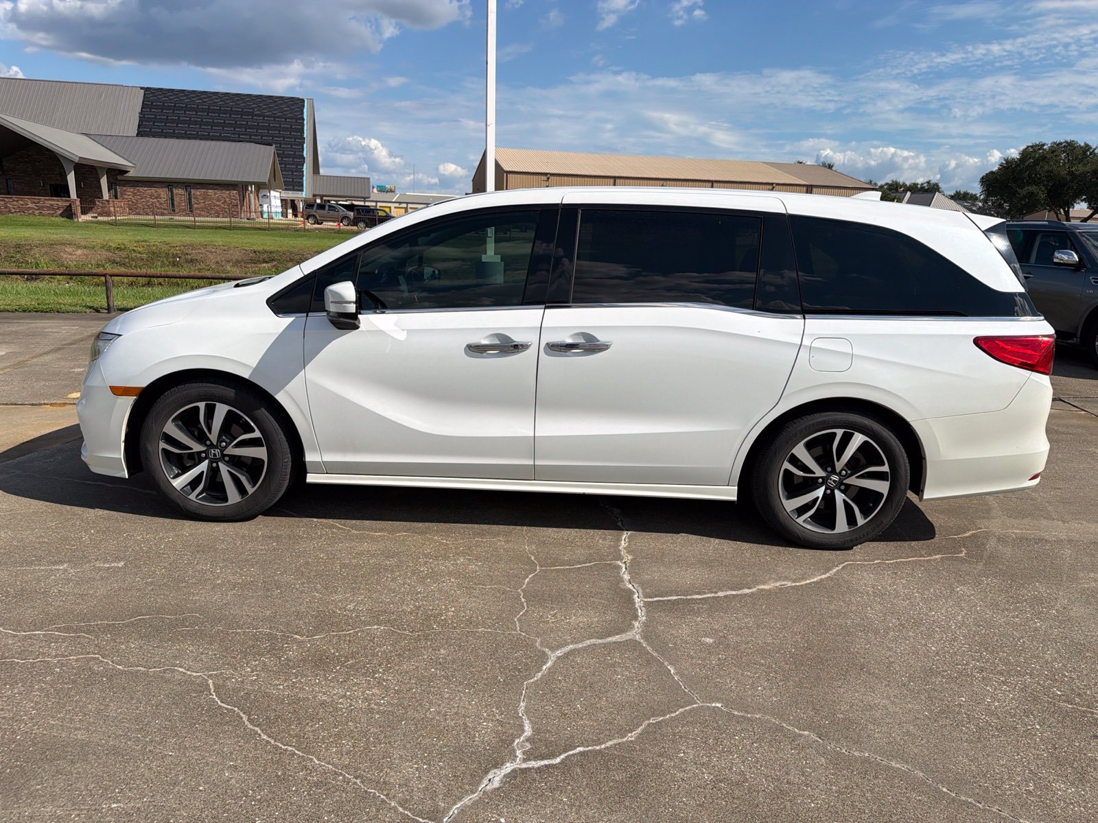 Used 2018 Honda Odyssey Elite image 3
