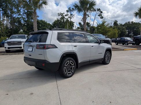 New 2026 Jeep Cherokee Laredo AWD/4WD image 3