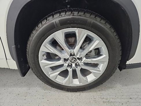 Used 2020 Toyota Highlander Limited AWD/4WD image 8