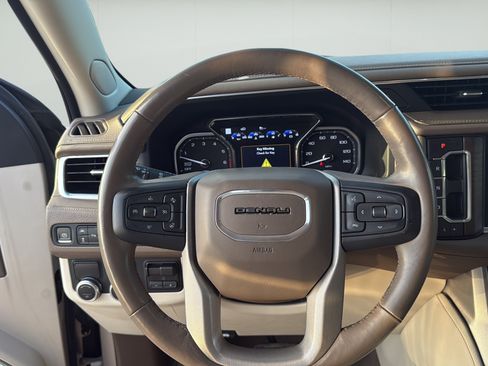 Used 2021 GMC Yukon Denali w/ Denali Ultimate Package RWD image 12