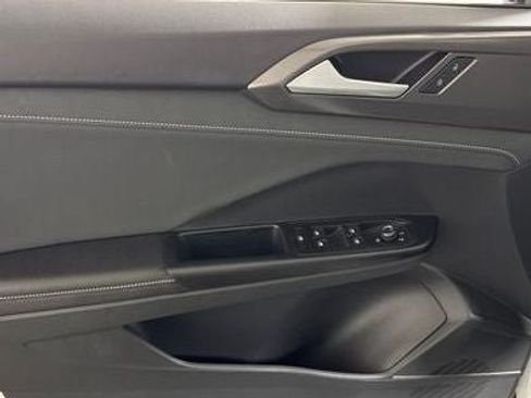 New 2026 Volkswagen Taos SE AWD/4WD image 24