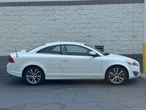 Used 2012 Volvo C70 T5 w/ Climate Pkg FWD image 17