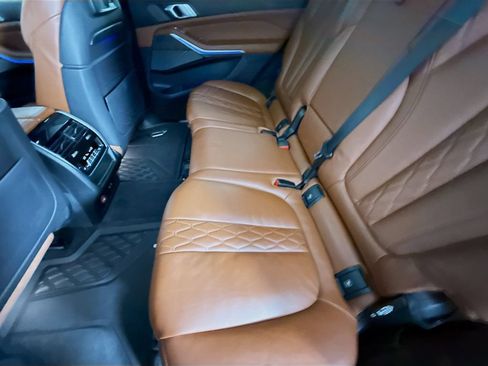 Used 2021 BMW X7 M50i w/ Dynamic Handling Package AWD/4WD image 26