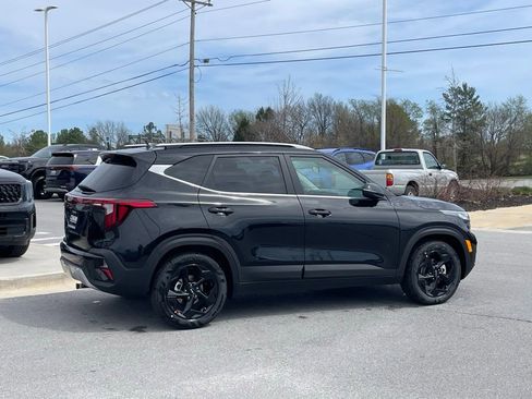 New 2026 Kia Seltos EX FWD image 8