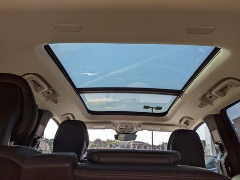 Certified 2025 Volvo XC90 B5 Core image 13