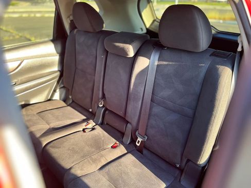 Used 2015 Nissan Rogue SV AWD/4WD image 12