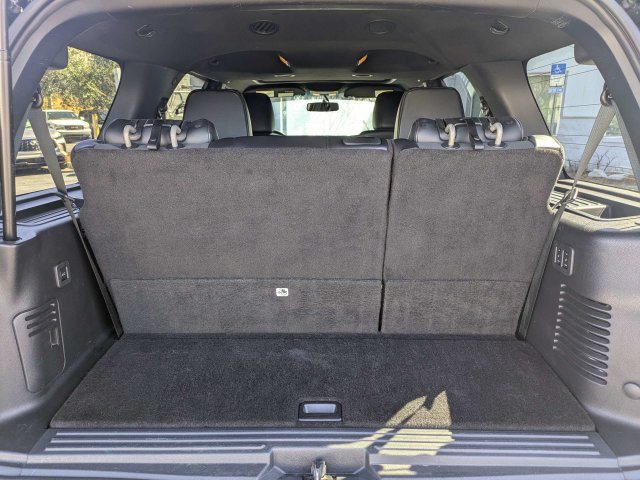 Used 2015 Ford Expedition XLT w/ Equipment Group 202A AWD/4WD image 12