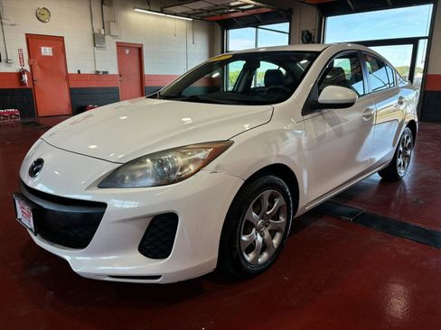Used 2013 MAZDA MAZDA3 i Sport image 2