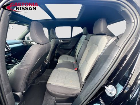 Used 2024 Volvo XC40 B5 Core image 33