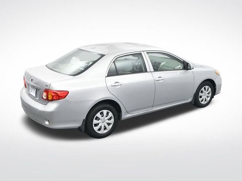 Used 2010 Toyota Corolla LE image 25