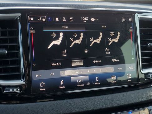 Used 2024 Chrysler Pacifica Touring-L image 26