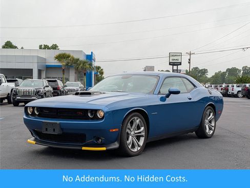Used 2022 Dodge Challenger R/T w/ Shaker Package RWD image 1