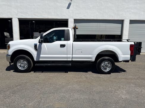 Used 2018 Ford F250 XL w/ Power Equipment Group AWD/4WD image 2