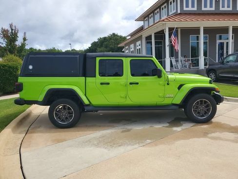 Used 2021 Jeep Gladiator Overland w/ Popular Equipment Package AWD/4WD image 9