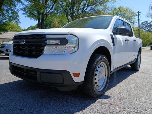 Used 2022 Ford Maverick XL image 2
