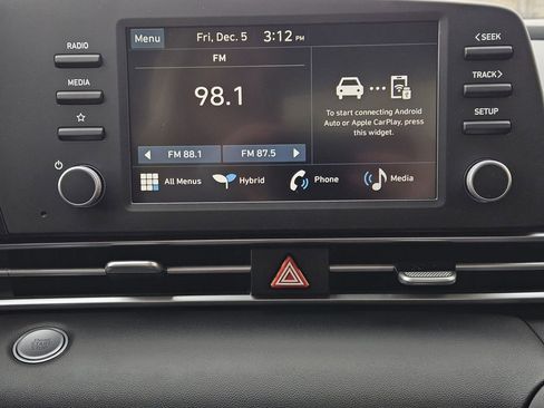 New 2026 Hyundai Elantra Hybrid FWD image 17