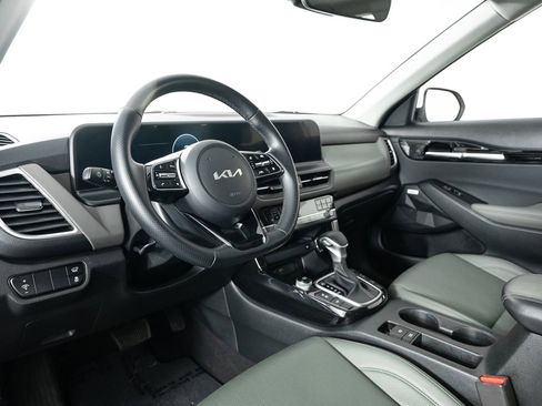 Used 2024 Kia Seltos SX w/ SX Sunroof Package image 12