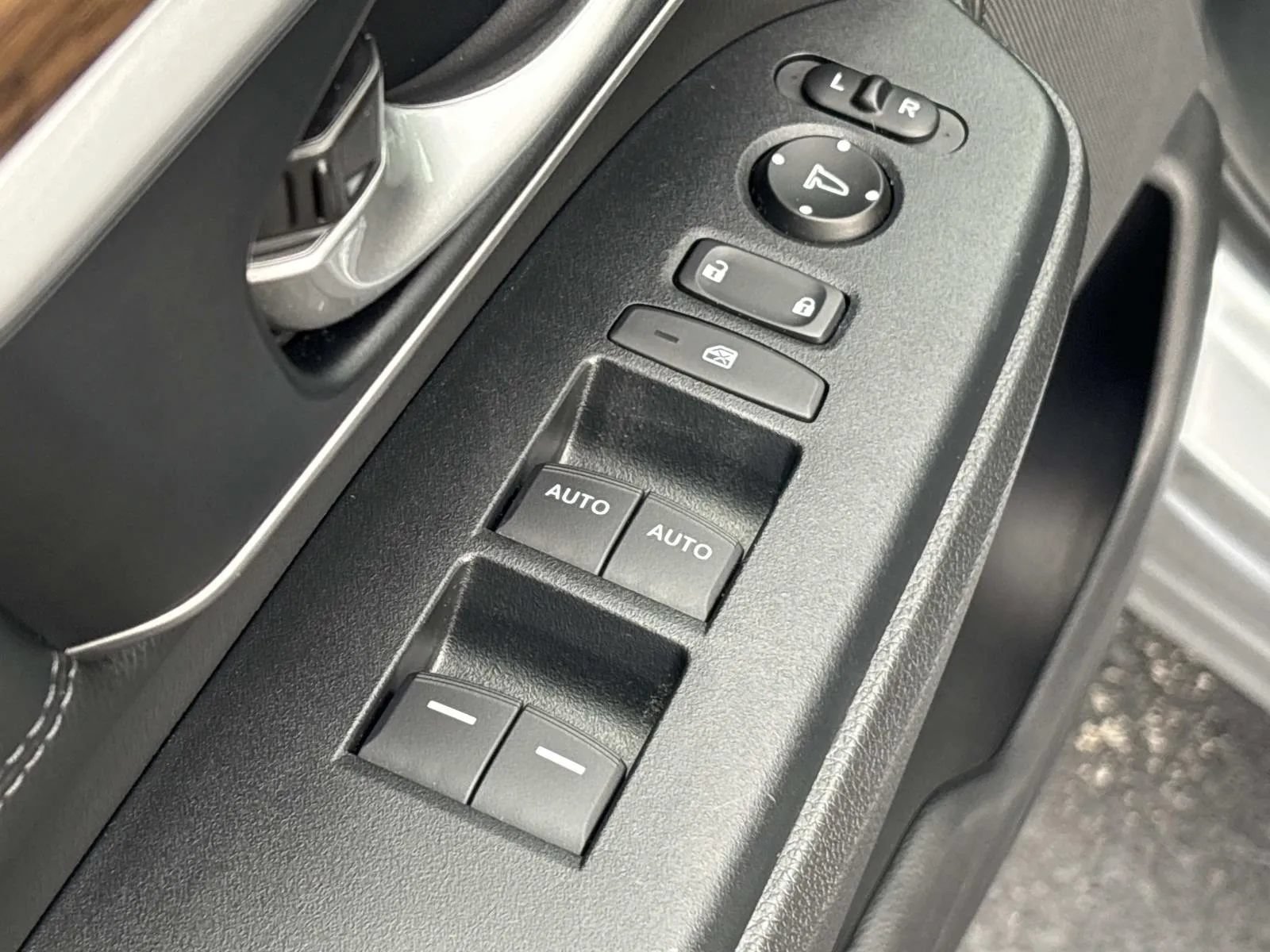 Used 2020 Honda CR-V EX-L image 28