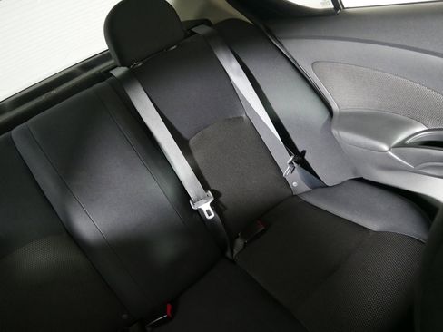 Used 2013 Nissan Versa SV image 14