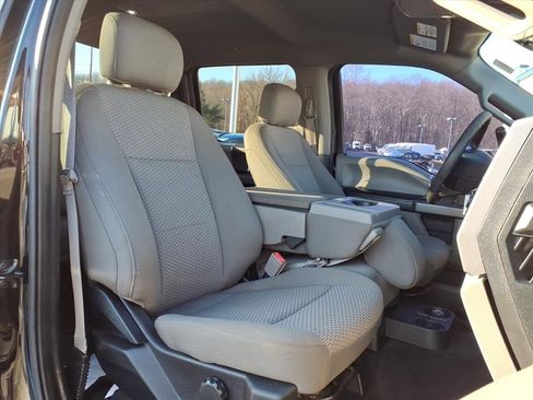 Used 2019 Ford F150 XLT image 6