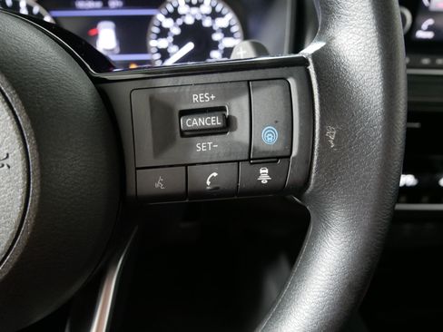 Used 2022 Nissan Rogue SV AWD/4WD image 28