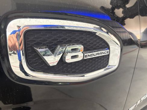 Used 2017 Nissan Titan SV RWD image 4