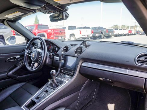 Used 2025 Porsche 718 Boxster image 13