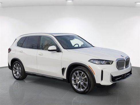 New 2026 BMW X5 xDrive50e w/ Climate Comfort Package image 12