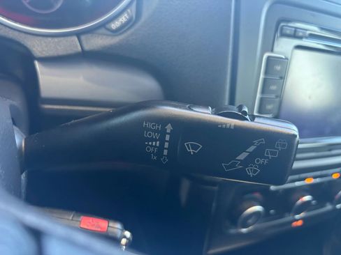 Used 2014 Volkswagen Golf 4-Door image 14