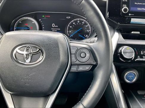 Used 2021 Toyota Venza XLE w/ Softex Package AWD/4WD image 12