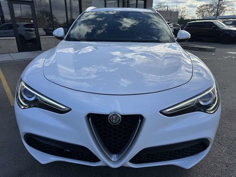 Used 2018 Alfa Romeo Stelvio AWD image 2