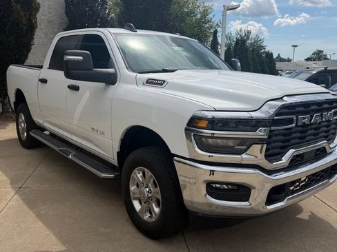 Used 2025 RAM 2500 Big Horn AWD/4WD image 3