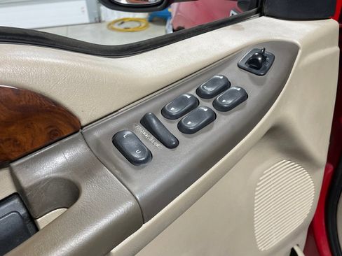 Used 2000 Ford F250 Lariat image 12