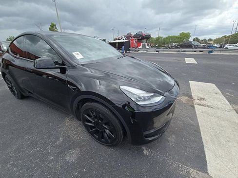 Used 2020 Tesla Model Y Long Range image 3
