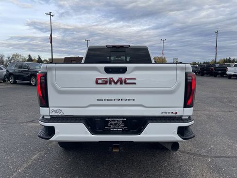 Used 2024 GMC Sierra 2500 AT4 w/ AT4 Premium Plus Package image 6