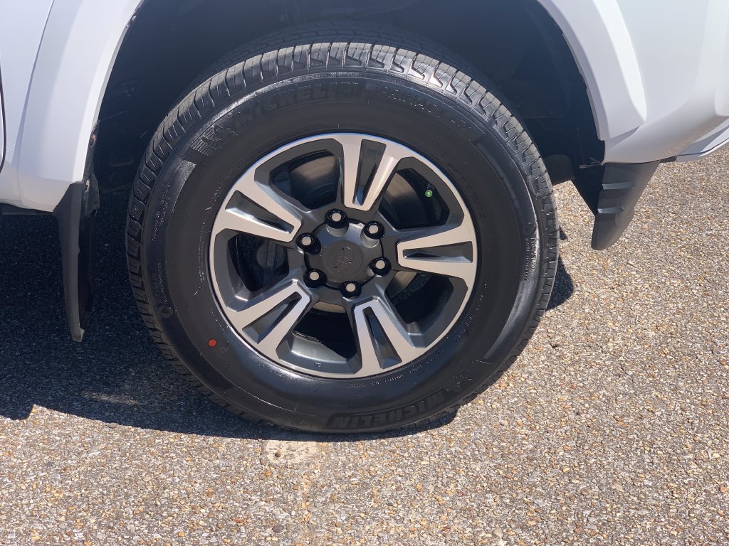 Used 2018 Toyota Tacoma TRD Sport RWD image 8