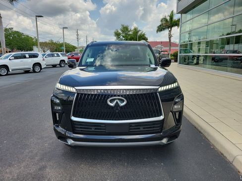 New 2026 INFINITI QX80 Luxe RWD image 2