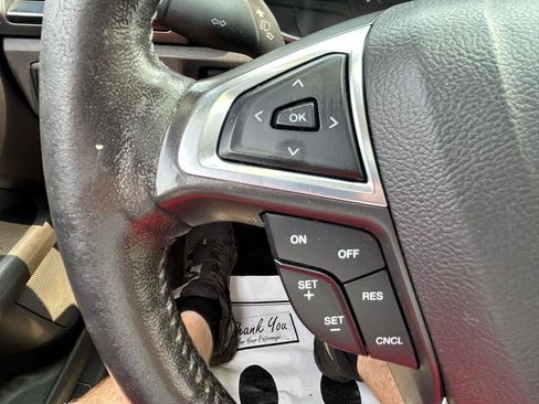 Used 2016 Ford Fusion SE FWD image 19