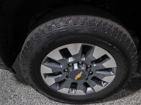 Used 2024 Chevrolet Silverado 2500 Custom w/ Custom Convenience Package image 11