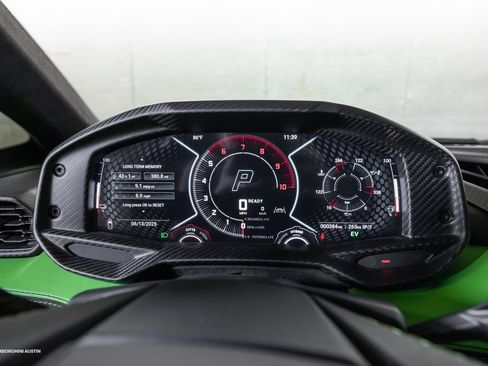 Used 2024 Lamborghini Revuelto image 23
