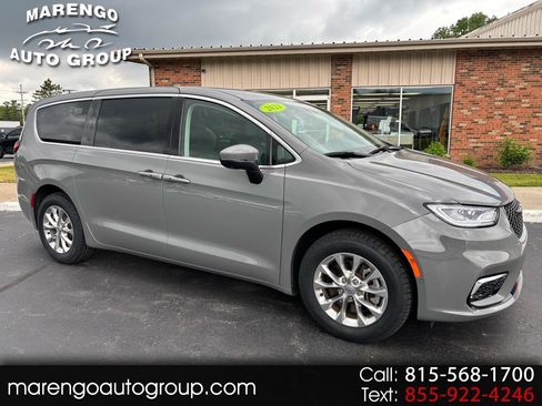 Used 2023 Chrysler Pacifica Touring-L AWD/4WD image 1