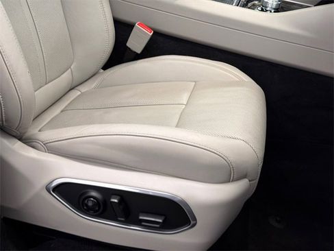 Used 2022 Jeep Wagoneer Series III w/ Premium Group I image 13