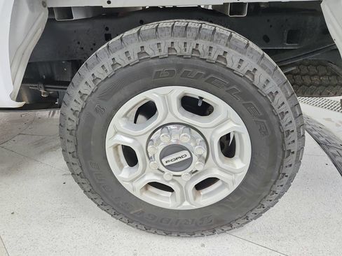 Used 2025 Ford F250 XLT w/ FX4 Off-Road Package AWD/4WD image 13