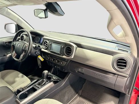 Certified 2019 Toyota Tacoma SR5 image 22