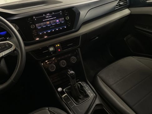 Used 2023 Volkswagen Taos SE w/ Black Wheel Package image 10