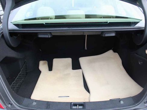 Used 2014 Mercedes-Benz C 250 Sedan image 8