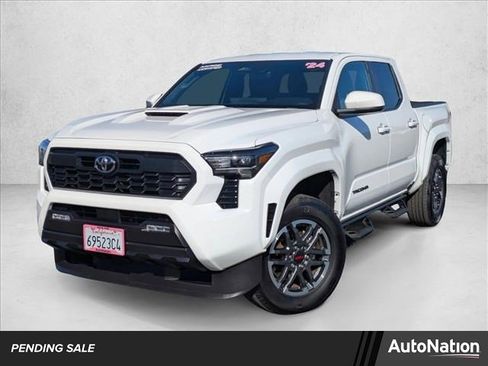 Used 2024 Toyota Tacoma TRD Sport image 1