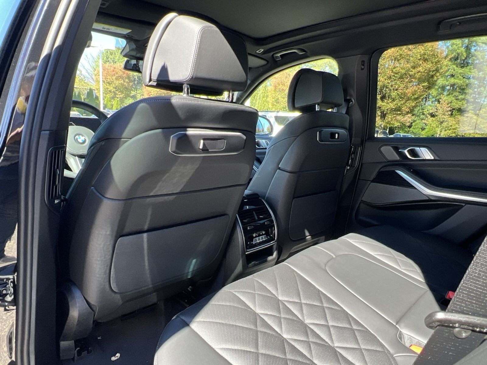 Used 2026 BMW X5 xDrive40i w/ M Sport Package AWD/4WD image 23