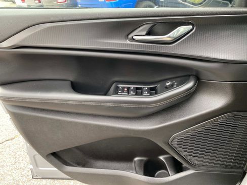 Certified 2024 Jeep Grand Cherokee Altitude image 21